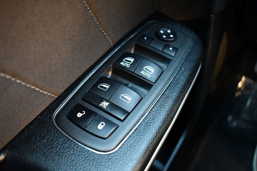 Used 2022 Dodge Charger SXT image 39