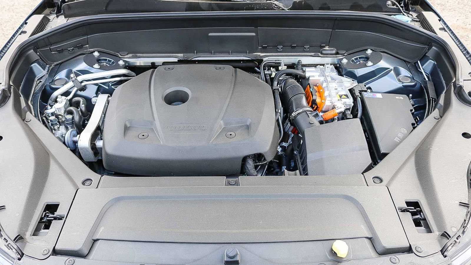 New 2026 Volvo XC90 T8 Plus AWD/4WD image 12