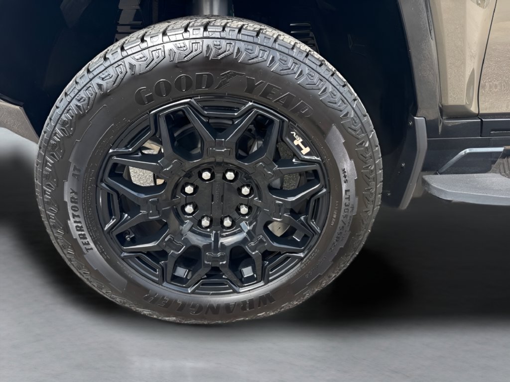 Used 2024 GMC Hummer EV 2X AWD/4WD image 37