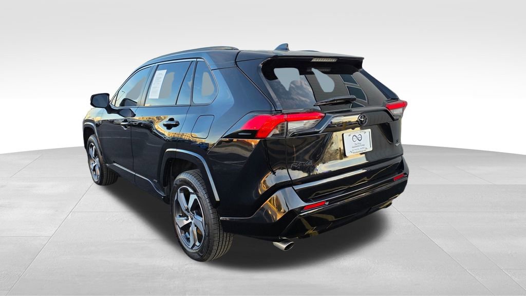 Used 2025 Toyota RAV4 SE w/ Weather & Moonroof Package image 7