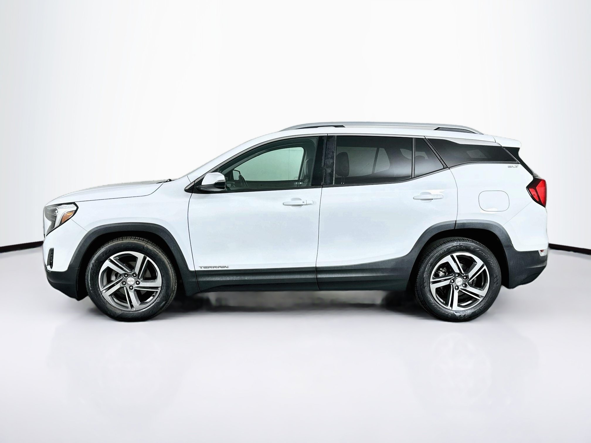 Used 2019 GMC Terrain SLT w/ Preferred Package FWD image 4