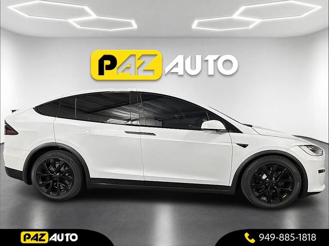 Used 2022 Tesla Model X Plaid image 6