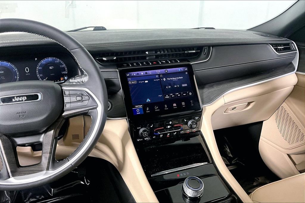 Used 2024 Jeep Grand Cherokee Limited image 6