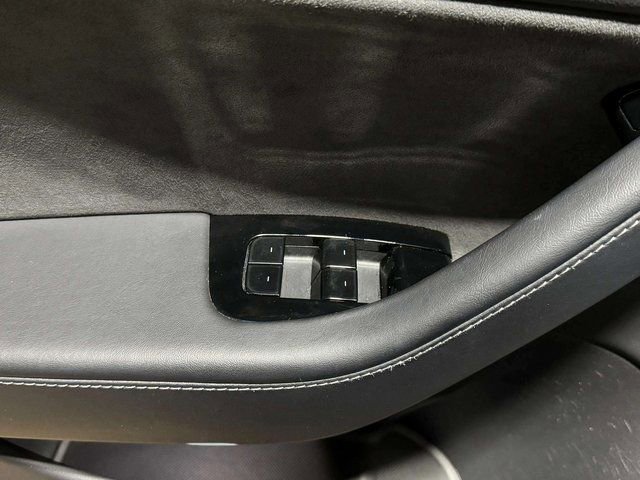 Used 2019 Tesla Model 3 image 18