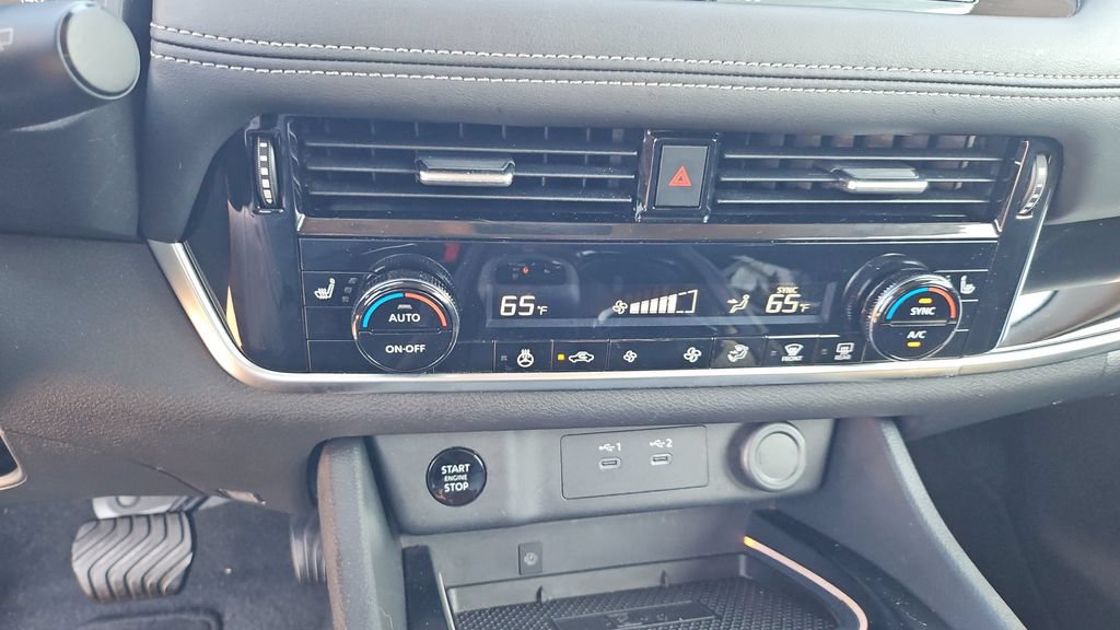 Used 2026 Nissan Rogue SL AWD/4WD image 12