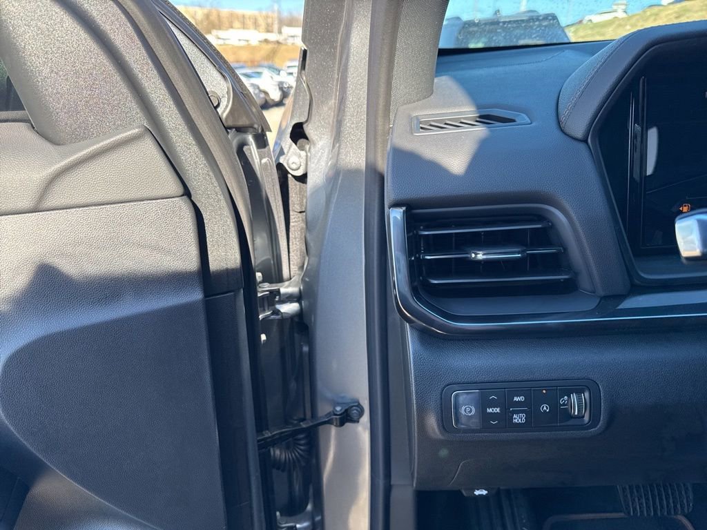 New 2026 GMC Terrain AT4 w/ LPO, Black Badging Package image 14