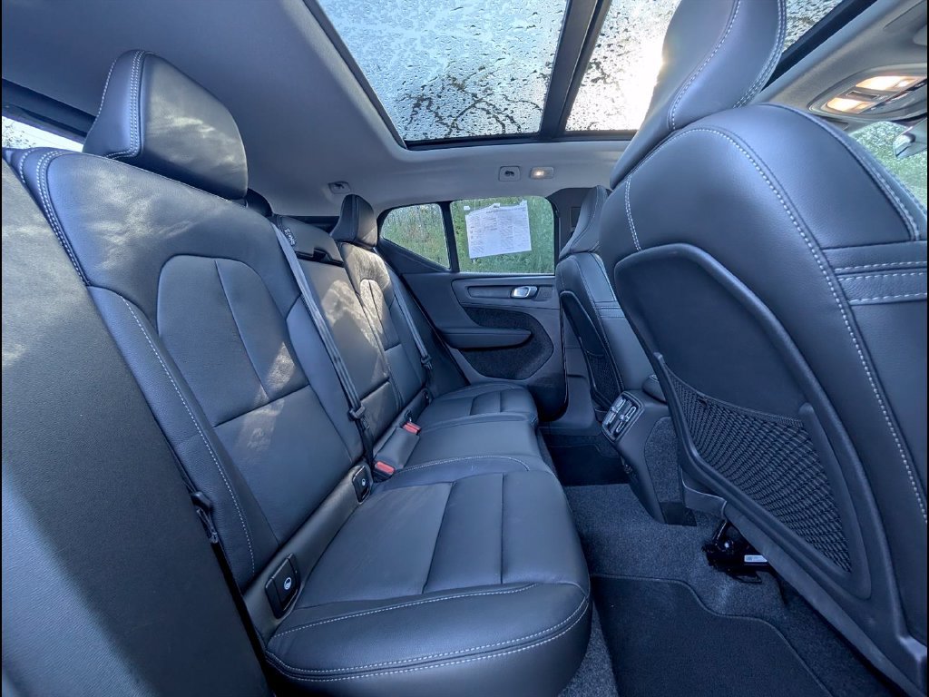 Certified 2026 Volvo XC40 B5 Plus AWD/4WD image 15