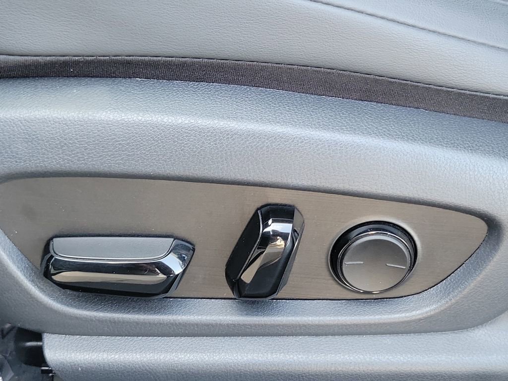 Used 2024 Lexus ES 350 w/ Accessory Package (Z1) FWD image 17