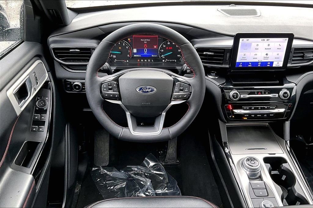 Used 2022 Ford Explorer ST-Line w/ Class IV Trailer Tow Package image 5