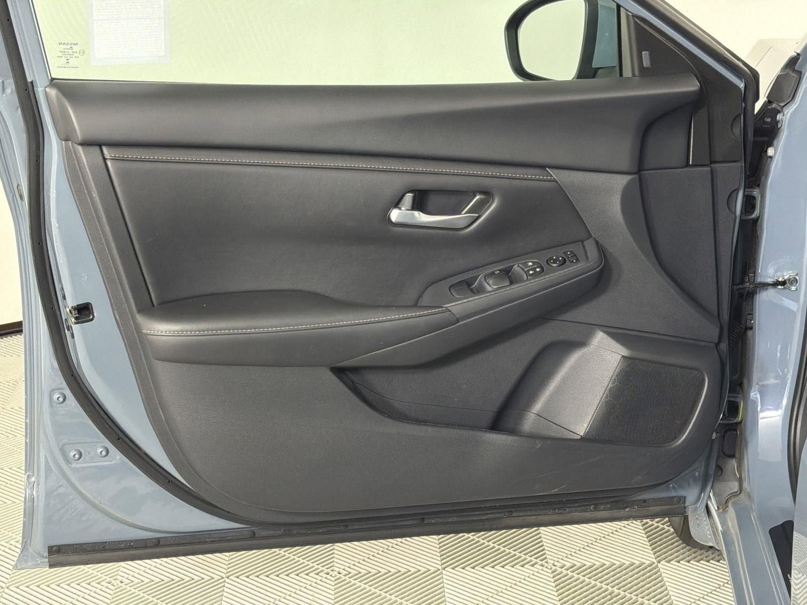 Used 2025 Nissan Sentra SV FWD image 19