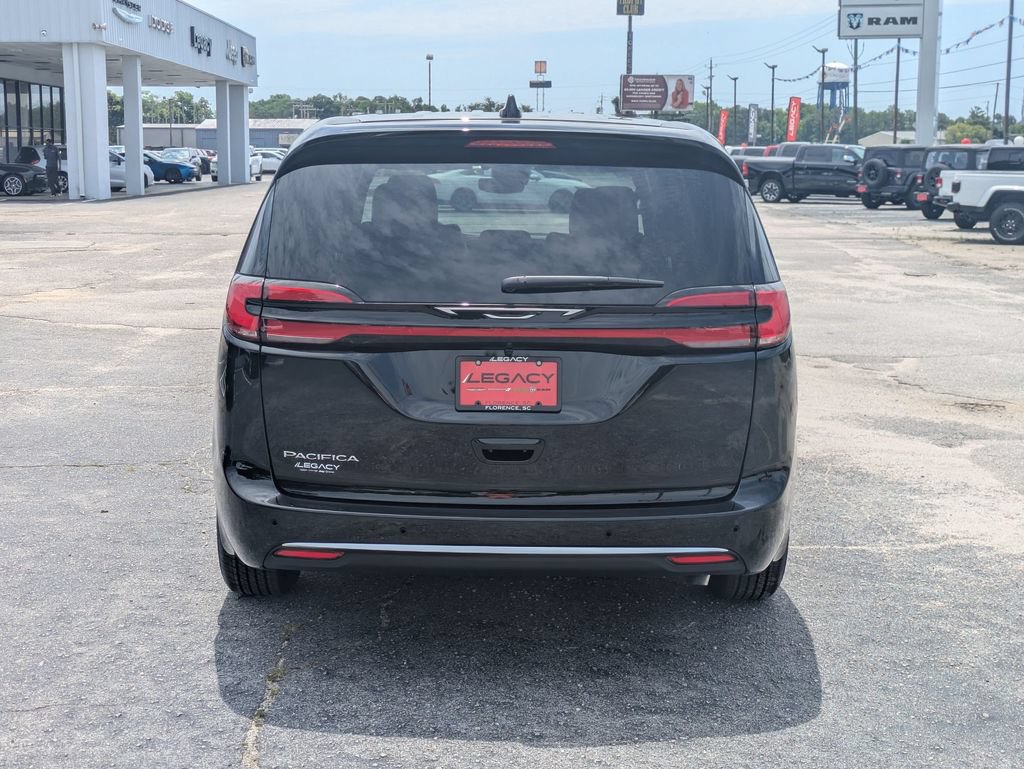 New 2027 Chrysler Pacifica Select FWD image 6
