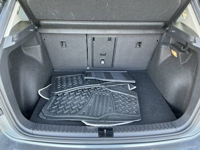 Used 2022 Volkswagen Taos SE image 19