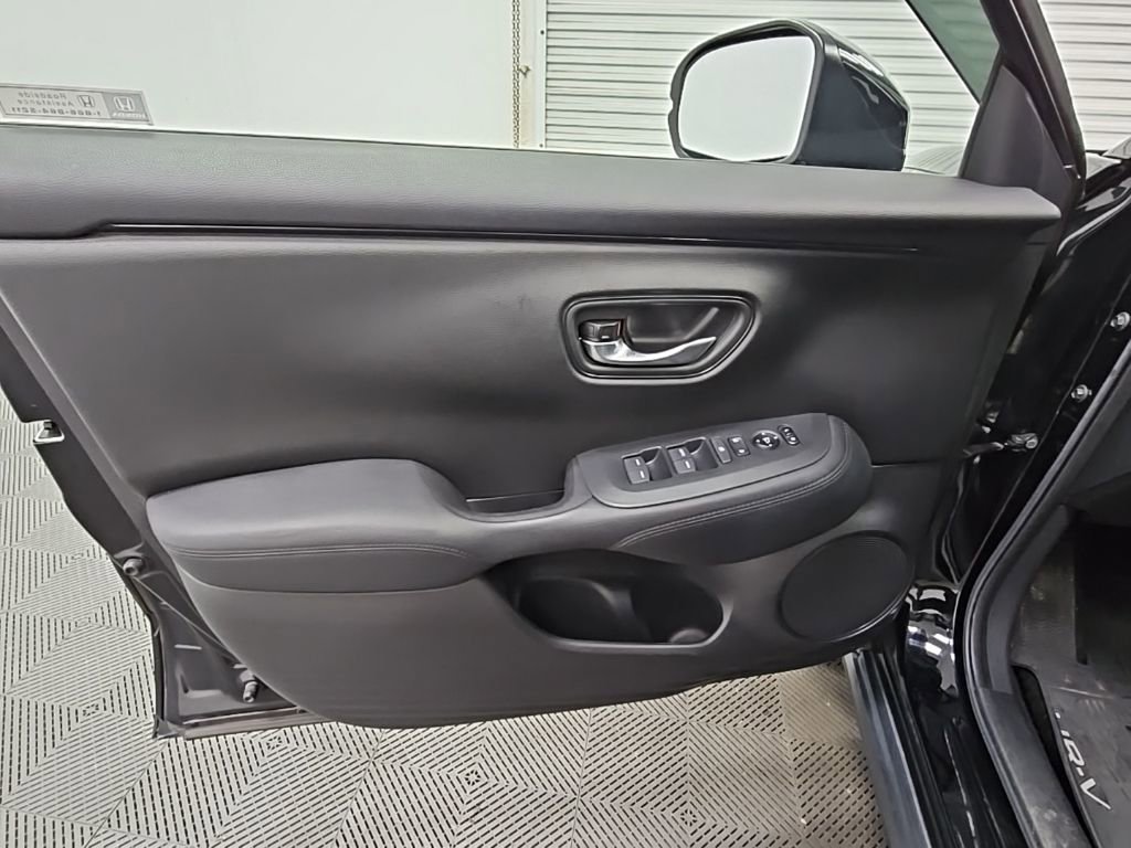 Used 2023 Honda HR-V LX image 28
