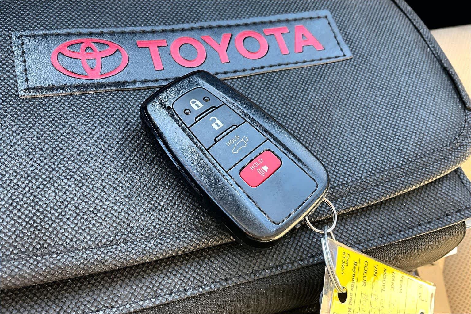Used 2023 Toyota Highlander Limited FWD image 22