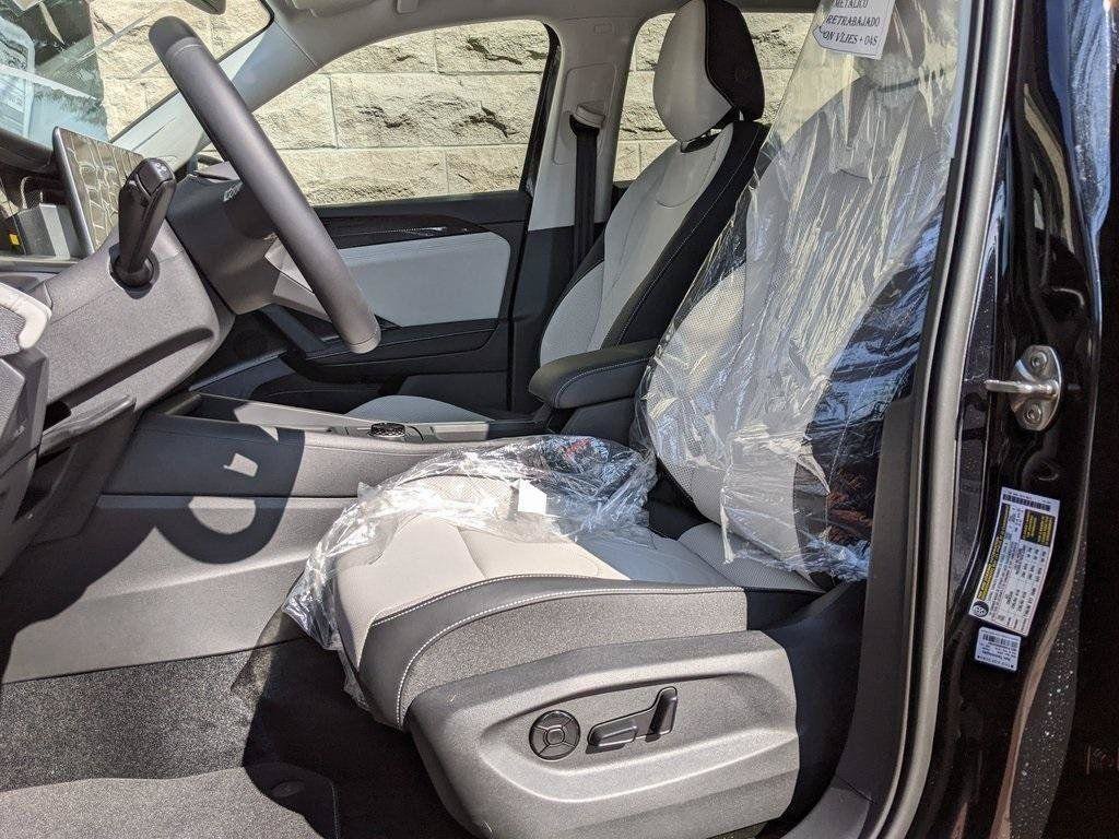 New 2026 Volkswagen Tiguan SE AWD/4WD image 12