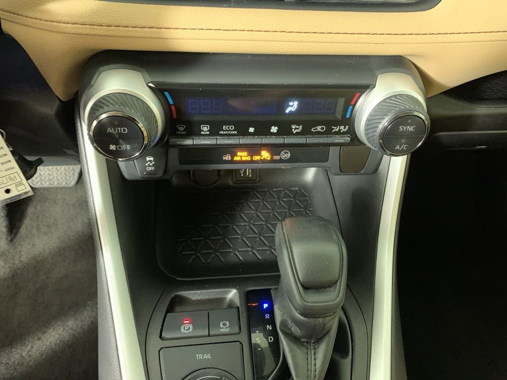 Used 2023 Toyota RAV4 LE AWD/4WD image 25