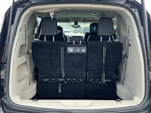 Used 2018 Chrysler Pacifica Touring-L Plus image 39