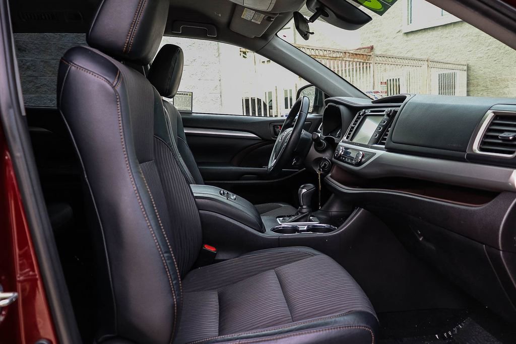 Used 2019 Toyota Highlander Plus image 15