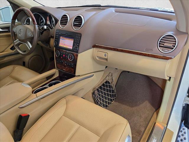 Used 2012 Mercedes-Benz GL 550 4MATIC image 23