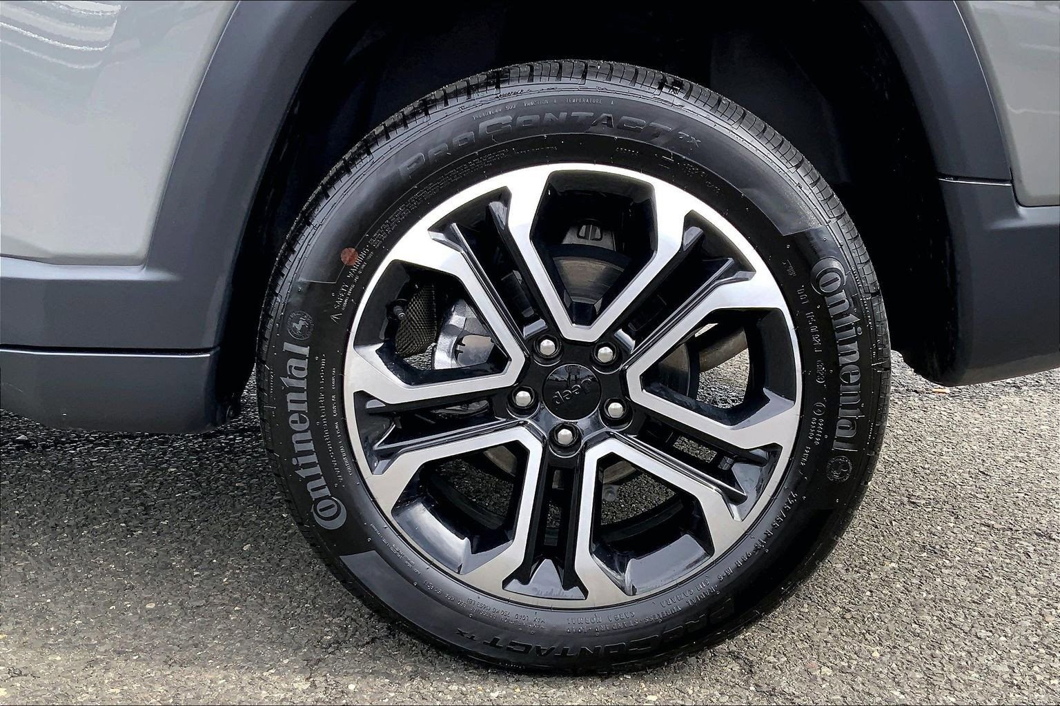 Certified 2024 Jeep Compass Limited AWD/4WD image 10