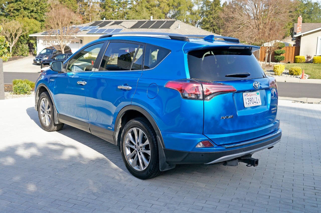 Used 2018 Toyota RAV4 Limited w/ Advanced Technology Package image 7