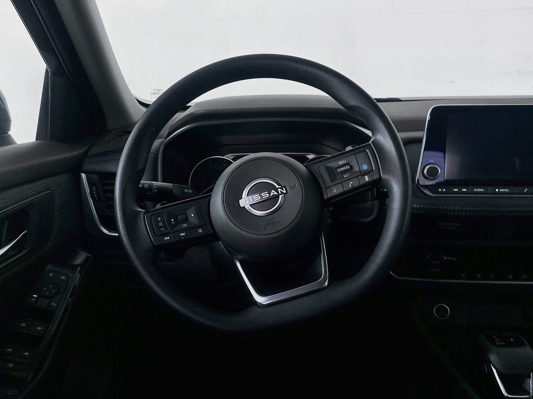 Used 2023 Nissan Rogue SV FWD image 18