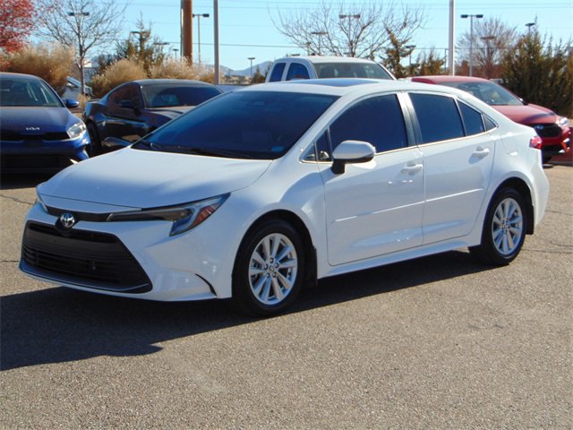 Used 2025 Toyota Corolla XLE image 8