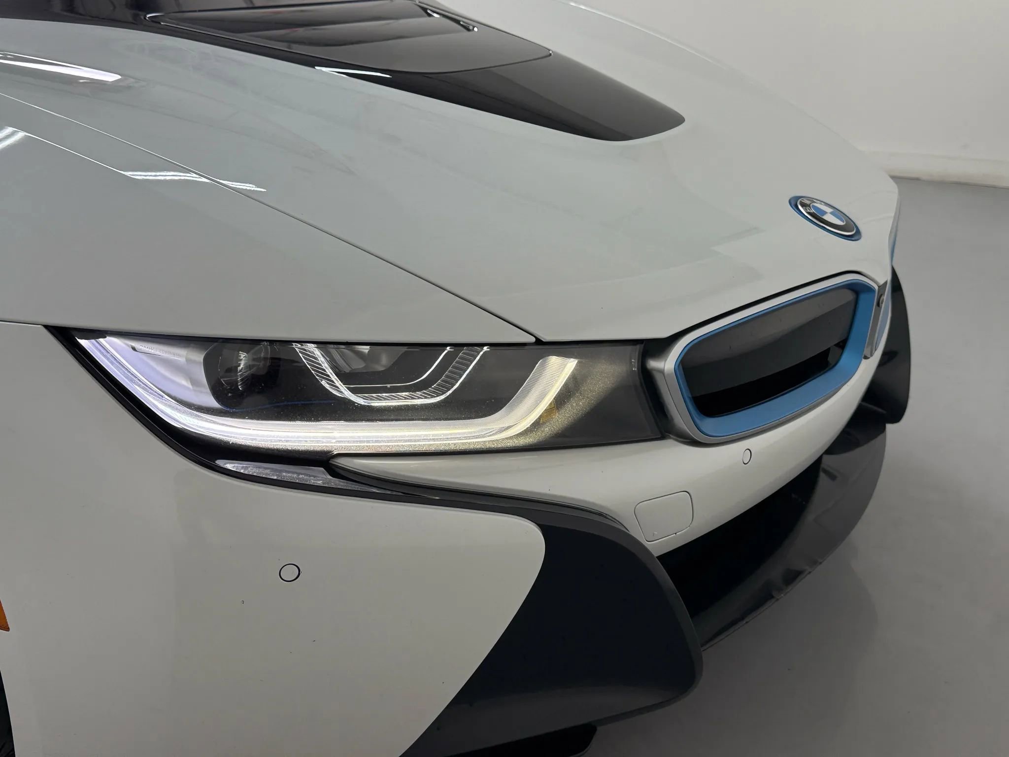 Used 2019 BMW i8 Roadster image 15