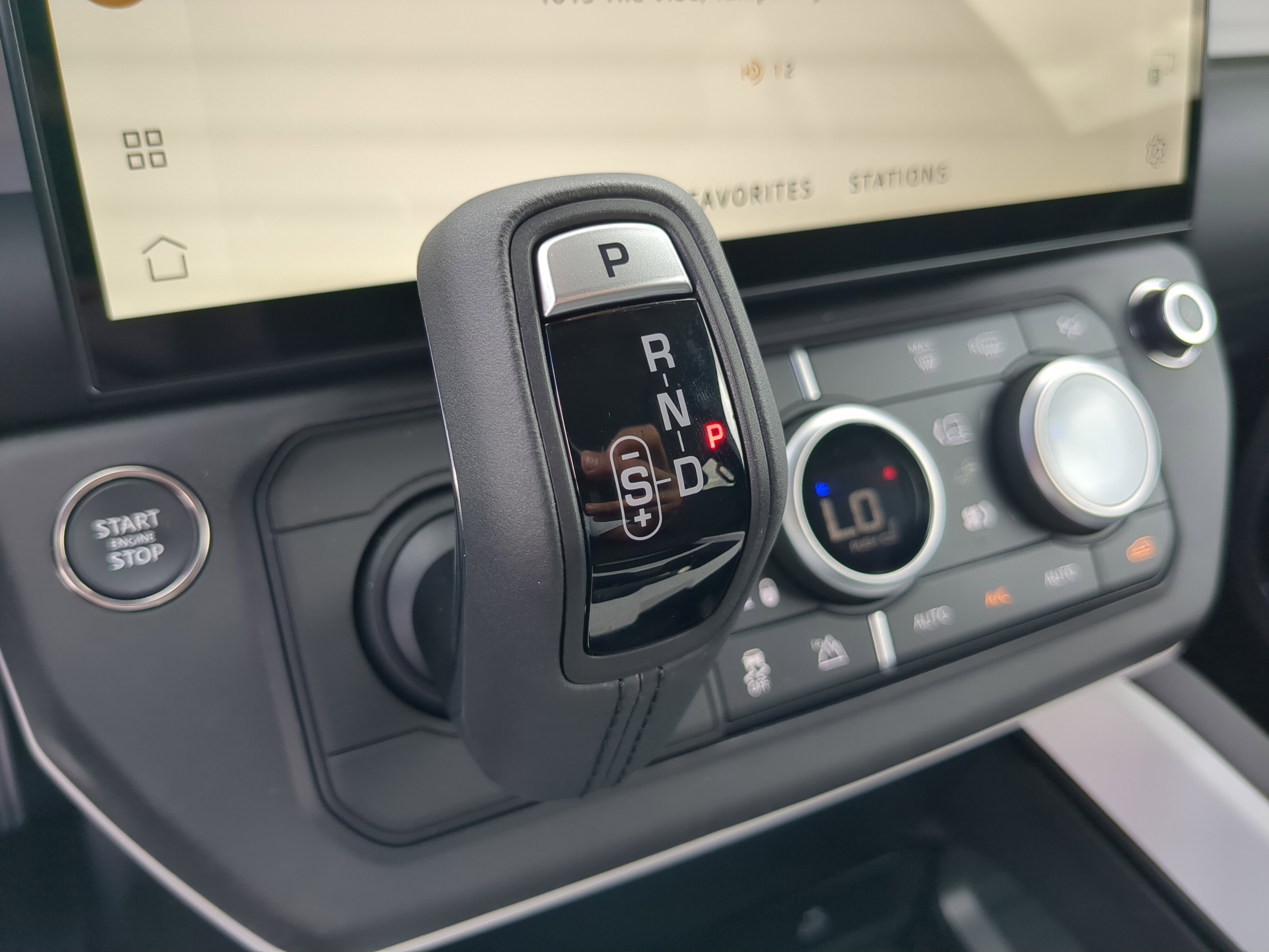 New 2026 Land Rover Defender 110 S image 24