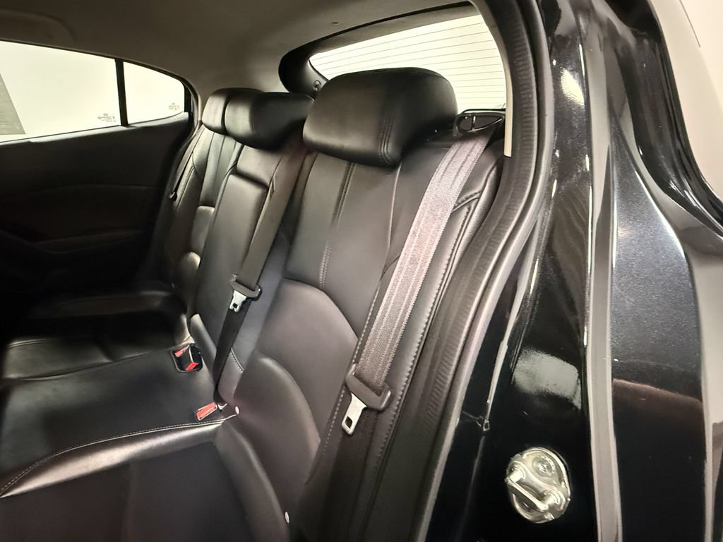 Used 2018 MAZDA MAZDA3 Touring FWD image 47