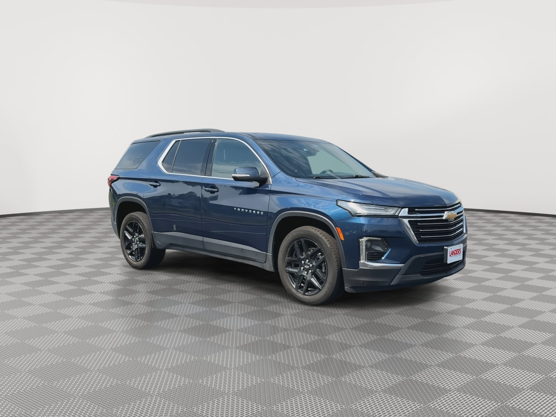 Used 2023 Chevrolet Traverse LT FWD video 2