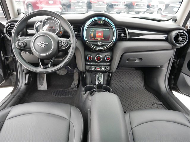 Used 2020 MINI Cooper 4-Door Hardtop w/ Premium Package image 22
