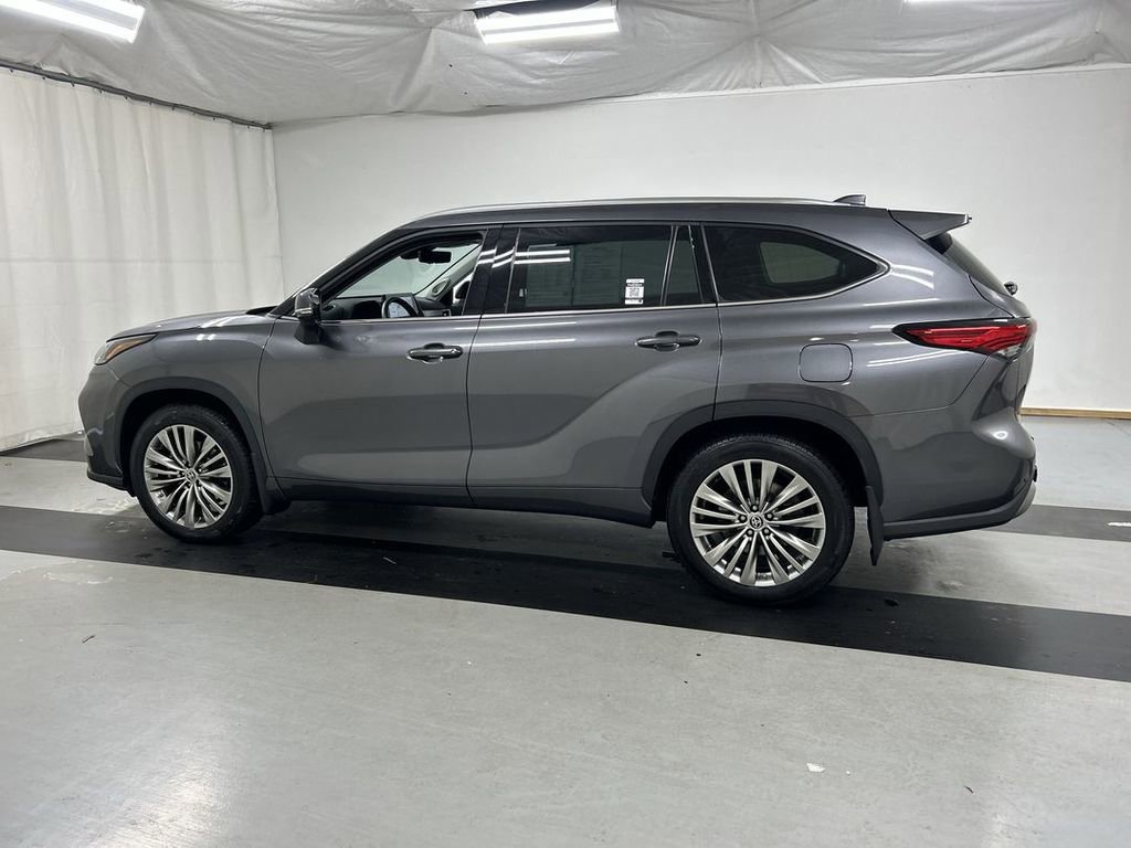 Used 2021 Toyota Highlander Platinum AWD/4WD image 6