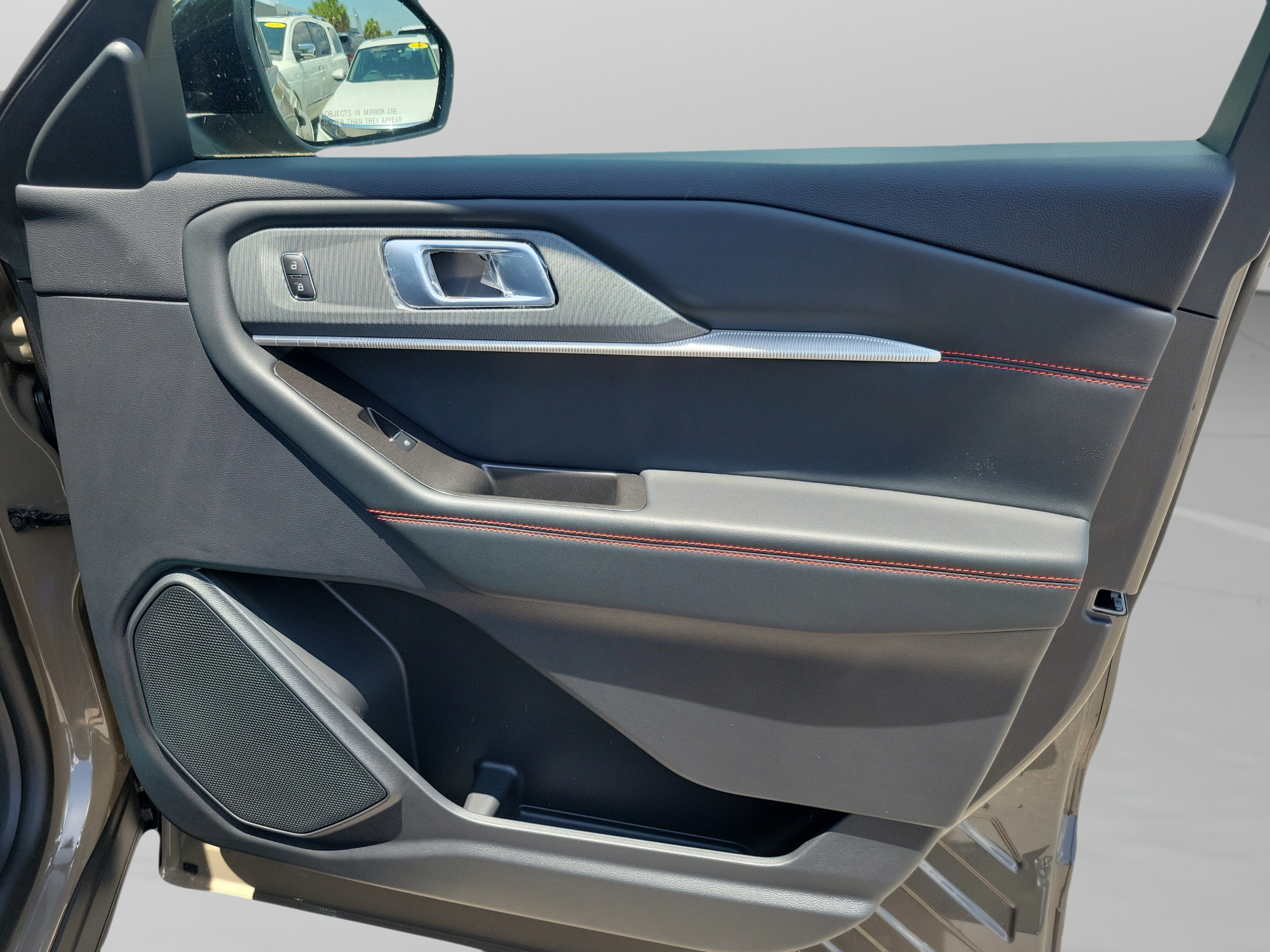 New 2026 Ford Explorer ST-Line w/ ST-Line Street Pack RWD image 7