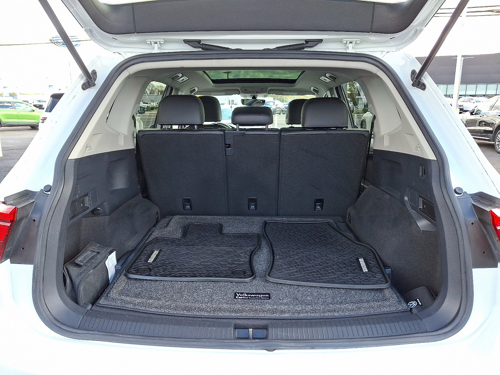 Certified 2021 Volkswagen Tiguan SE w/ Panoramic Sunroof Package image 29