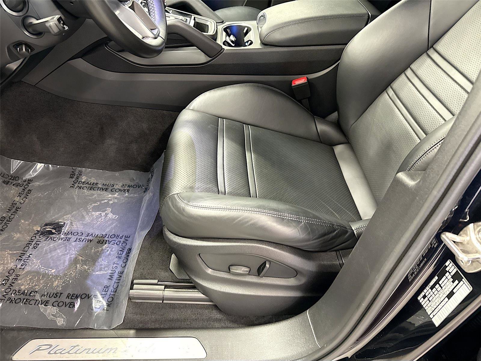 Used 2022 Porsche Cayenne Platinum Edition AWD/4WD image 34