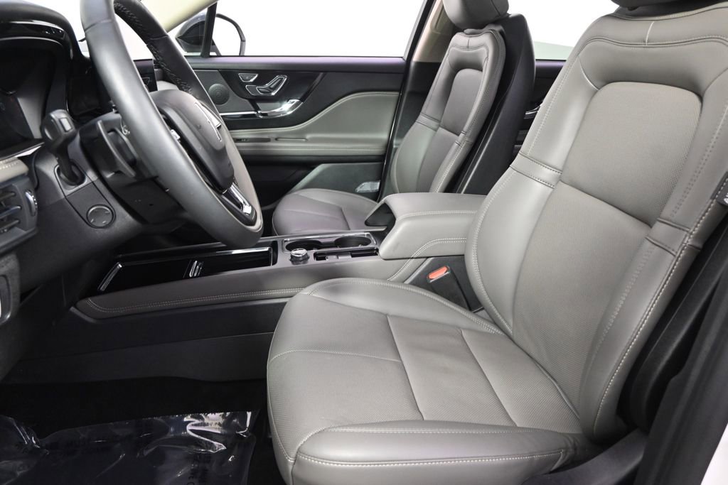 New 2025 Lincoln Corsair Reserve w/ Jet Appearance Package image 13