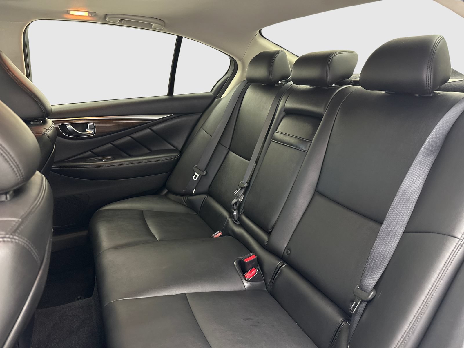Used 2018 INFINITI Q50 Luxe w/ Essential Package (3.0T Luxe) AWD/4WD image 35