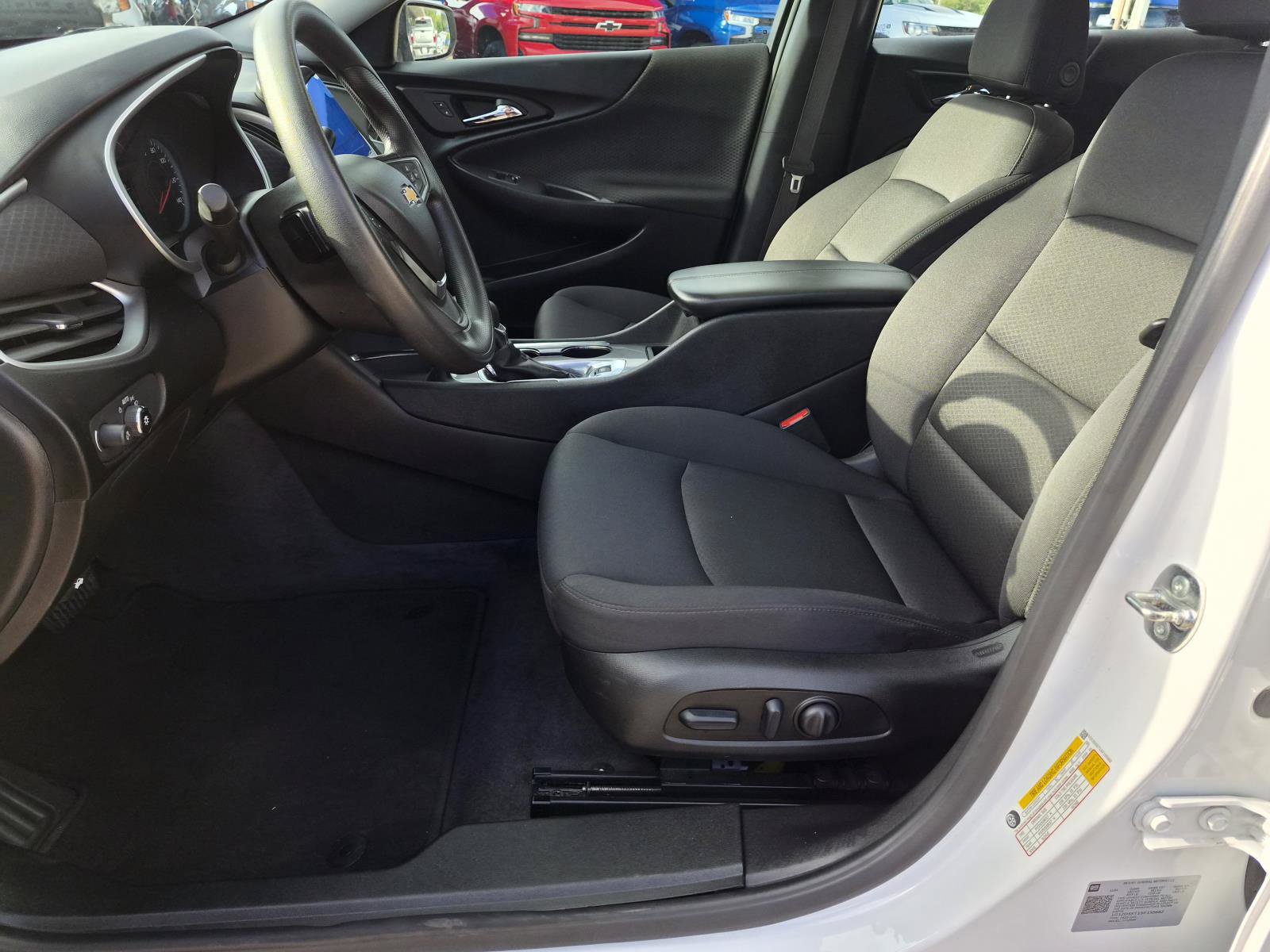 Used 2025 Chevrolet Malibu LT FWD image 16