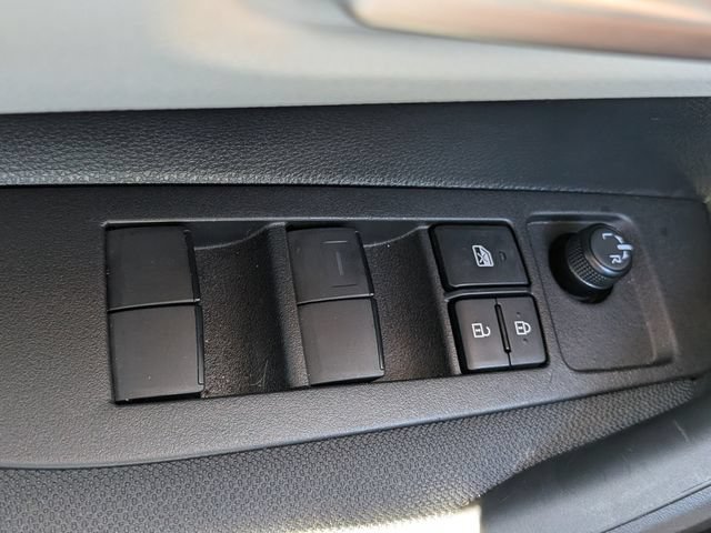 Used 2026 Toyota Corolla SE FWD image 21
