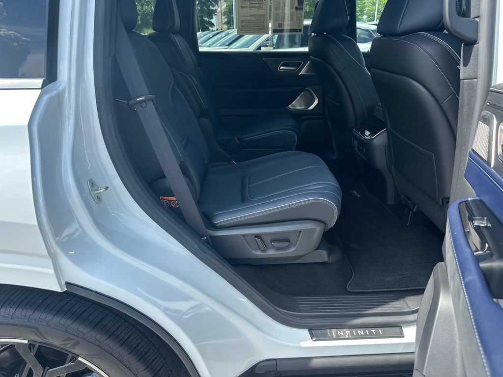 Certified 2026 INFINITI QX80 4WD w/ Sport Exterior Package image 13