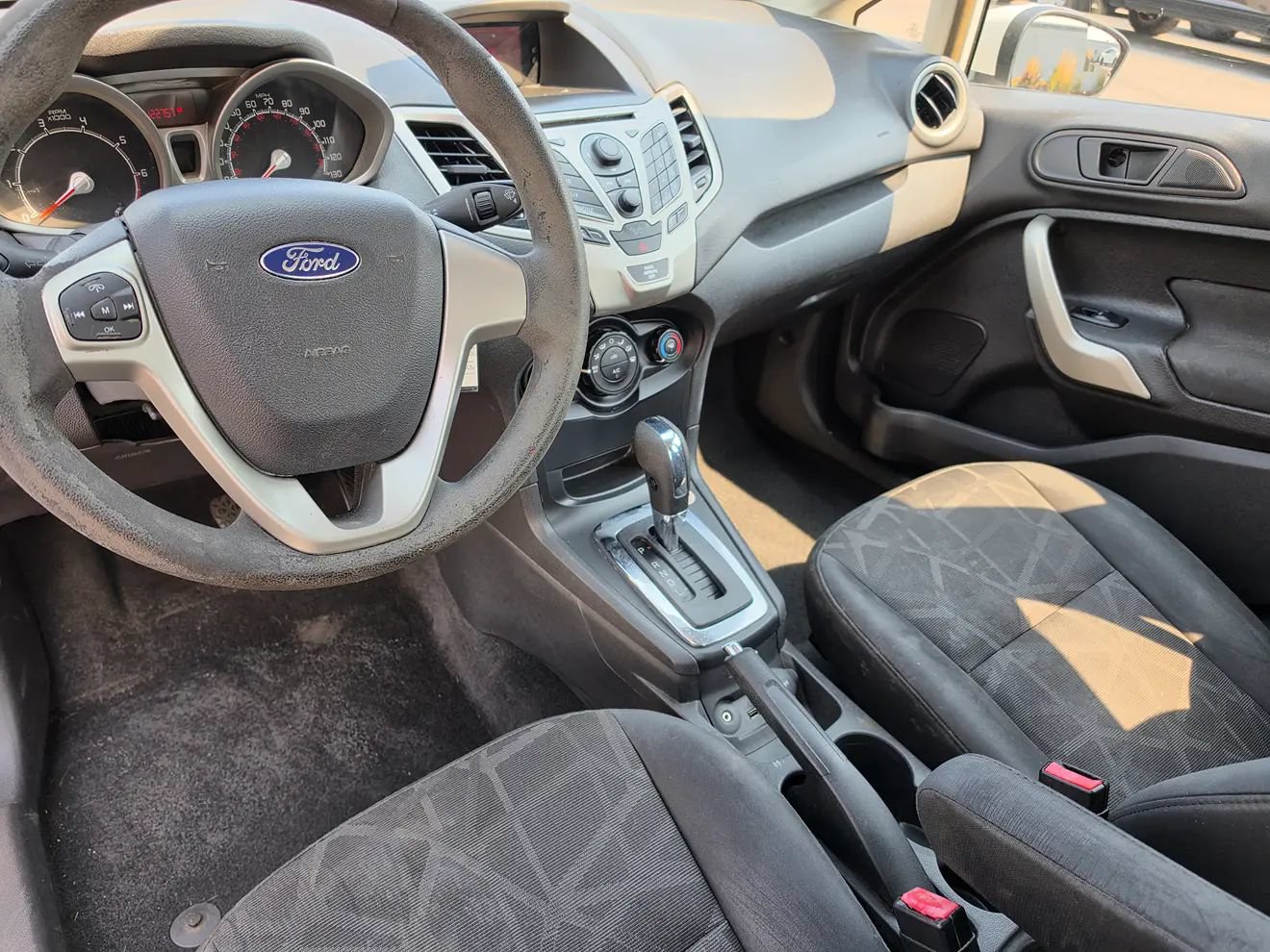 Used 2012 Ford Fiesta SE FWD image 22