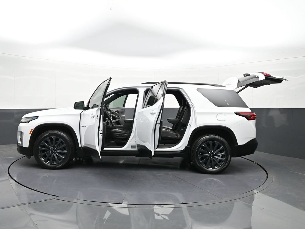 Used 2022 Chevrolet Traverse RS FWD image 42