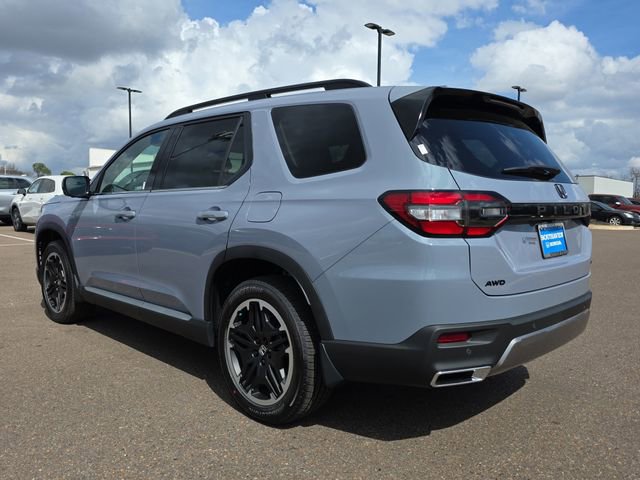 New 2026 Honda Pilot Touring image 3