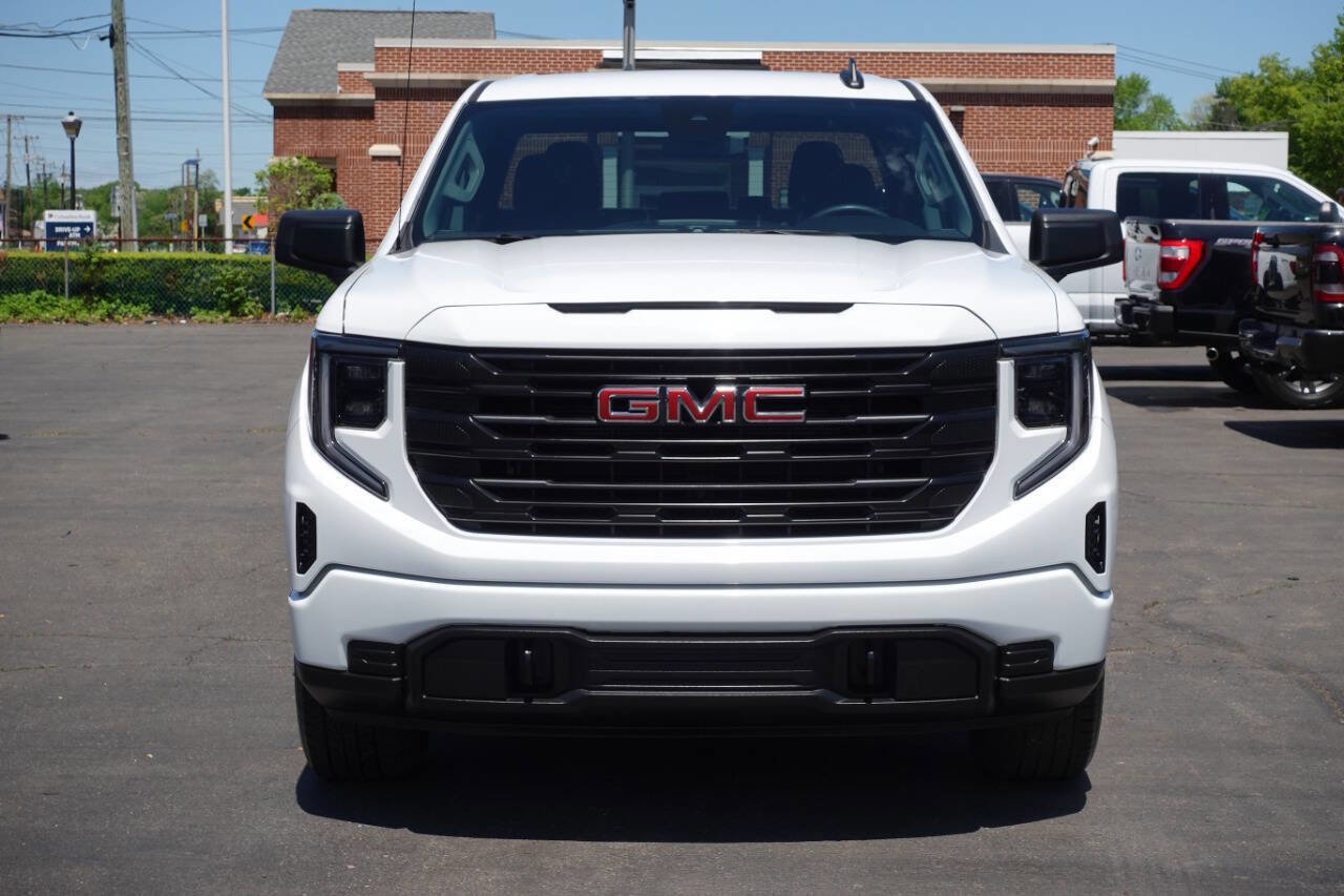 Used 2024 GMC Sierra 1500 Pro w/ Graphite Edition AWD/4WD image 6