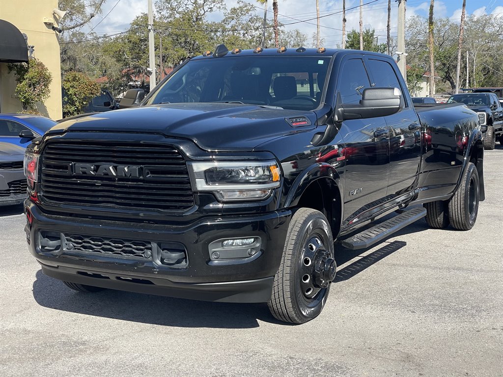 Used 2021 RAM 3500 Laramie w/ Night Edition AWD/4WD image 9