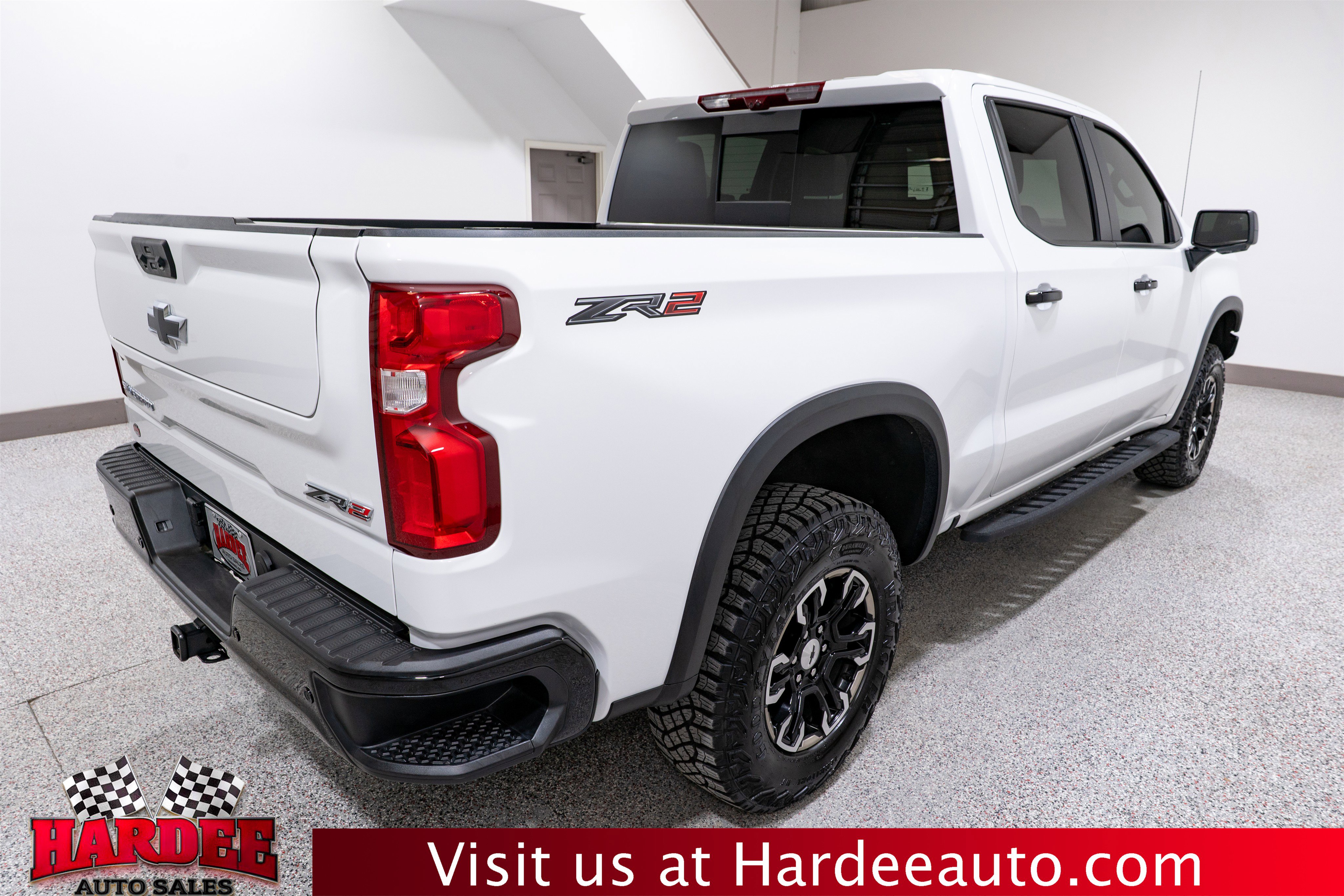 Used 2025 Chevrolet Silverado 1500 ZR2 w/ Technology Package AWD/4WD image 5