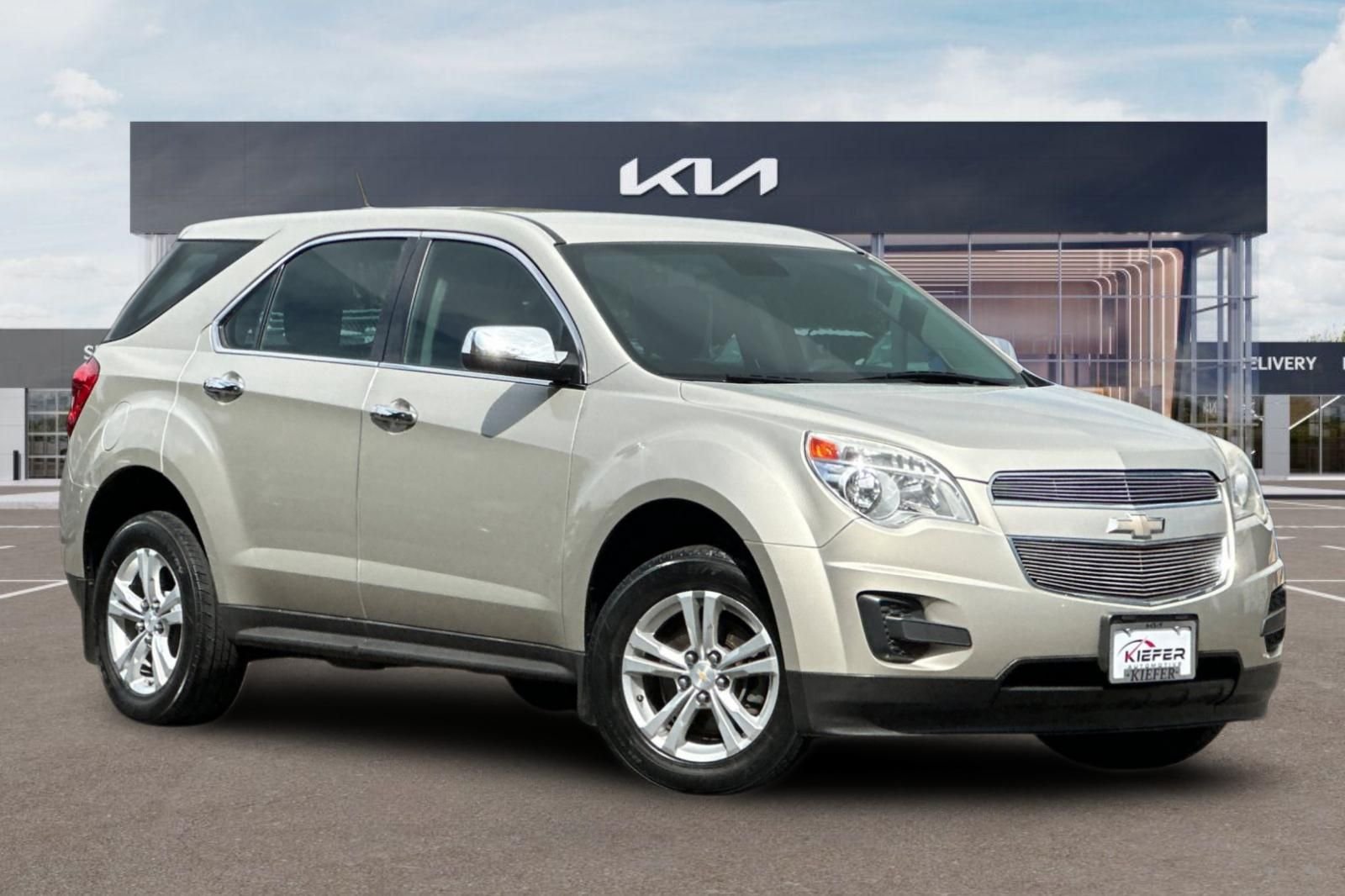 Used 2013 Chevrolet Equinox LS AWD/4WD image 2