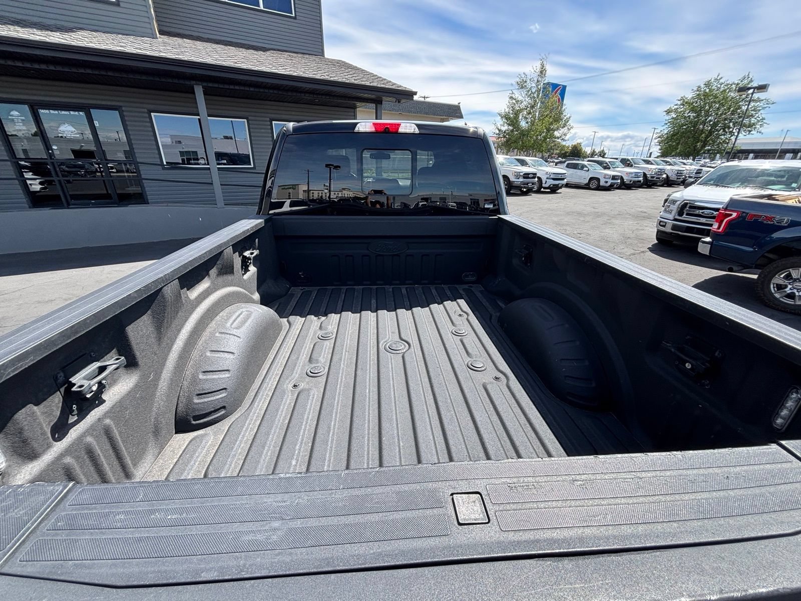 Used 2019 Ford F350 Platinum w/ Platinum Ultimate Package AWD/4WD image 5