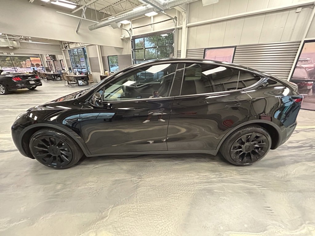 Used 2020 Tesla Model Y Long Range image 32
